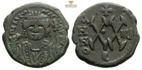 Maurice Tiberius AD 582-602. Dated RY 5=AD 587/8. Theoupolis (Antioch) Half follis Æ 17,2 mm., 5,4g. Crowned bust facing, wearing consular robe and ho...