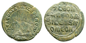 Leo VI Æ Nummus. Constantinople, AD 886-912. + LEON bASILEVS ROM, crowned facing bust, holding akakia / + LEOn/En ΘΕΟ bA/SILEVS R/OMEOn, legend in fou...