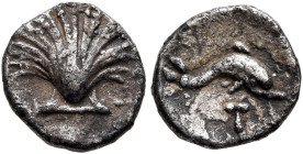 CALABRIA. Tarentum. Circa 325-280 BC. Litra (Silver, 9 mm, 0.51 g, 12 h). Scallop shell. Rev. Dolphin right; below, T. HN Italy 979. Vlasto -, cf. 156...