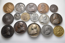 A lot containing 16 silver, bronze and tin medals. All: Papal medals. Very fine to extremely fine. LOT SOLD AS IS, NO RETURNS. 16 medals in lot.


...