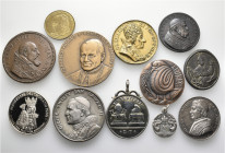 A lot of 12 silver, bronze and copper-nickel medals. All: Vatican. Papal medals. Very fine to extremely fine. LOT SOLD AS IS, NO RETURNS. 12 medals in...