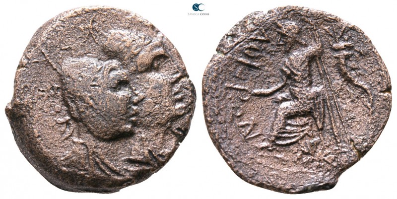 Bruttium. Lokroi Epizephyrioi circa 350-300 BC. 
Bronze Æ

18mm., 4,98g.

...