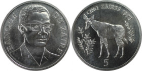 Weltmünzen und Medaillen, Zaire. Rettet die Tierwelt: Okapi. 5 Zaires 1975. 35,0 g. 0.925 Silber. 1.04 OZ. KM 10. Stempelglanz