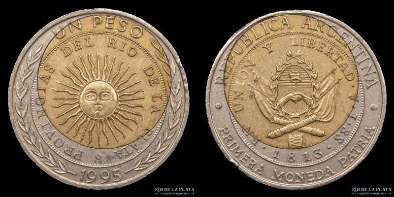 Argentina. Error. 1 Peso 1995. Núcleo descentrado. (Huevo frito). Ceca Inglaterr...