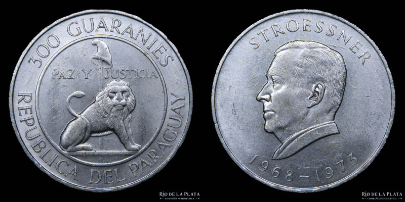 Paraguay. 300 Guaraníes 1968. Stroessner. 15 años de mandato. AG .720; 38 mm; 26...
