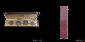 Pulsera de monedas con estuche. Plata