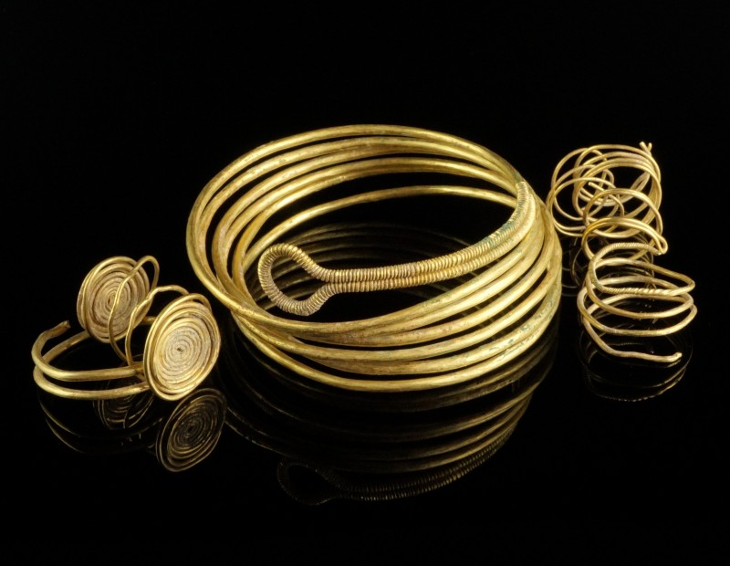 Large Middle-Bronze Age Gold Spirals
15th-12th century BCE
Gold, 75 mm (bracel...