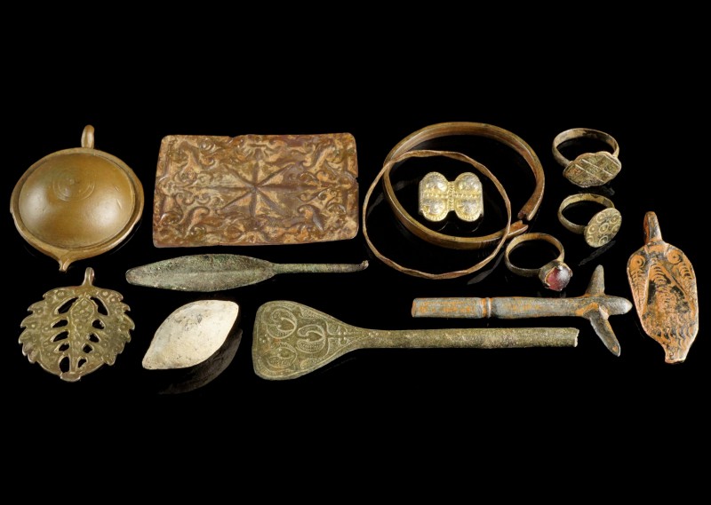 Miscellaneous 
Ancient-Modern
, 
Including three rings and an ancient sling b...