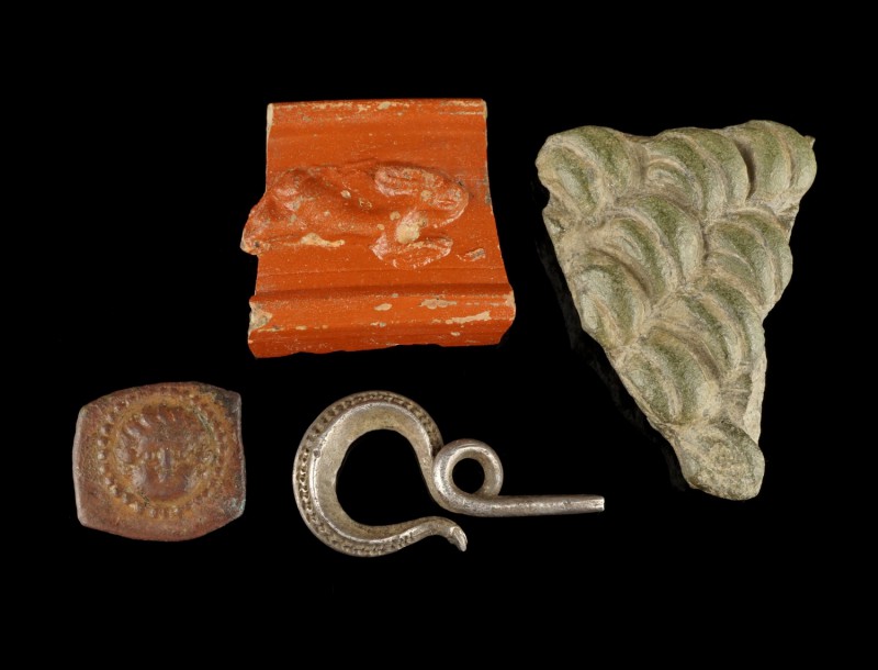 Miscellaneous 
2nd-4th century CE
, 34-14 mm
Lot existing of a sigillata shar...