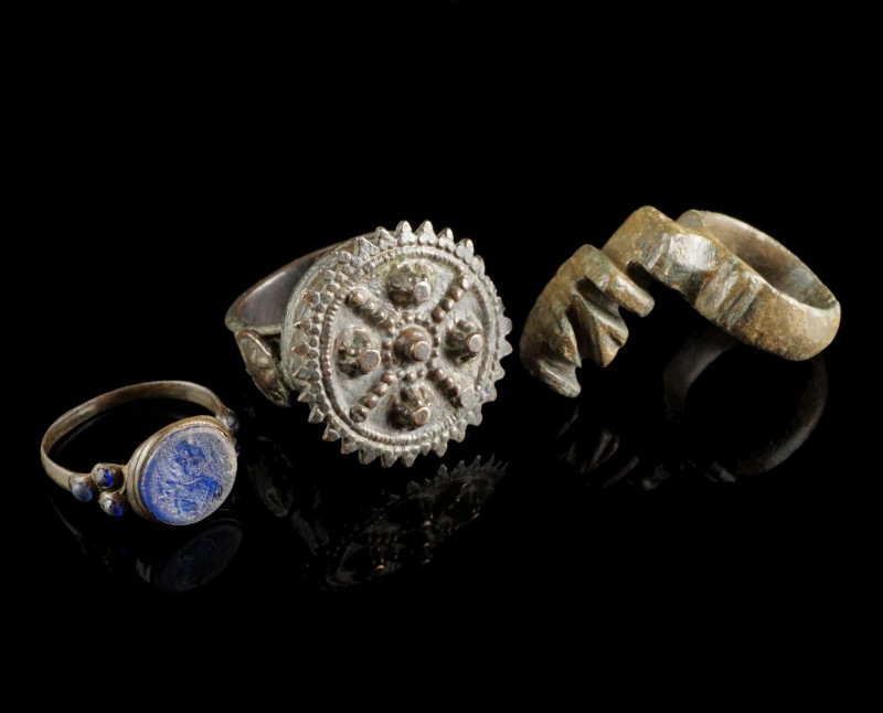 3 Rings
Roman-Modern Age
Bronze/Copper Alloy, 22-31 mm
Including a roman ring...