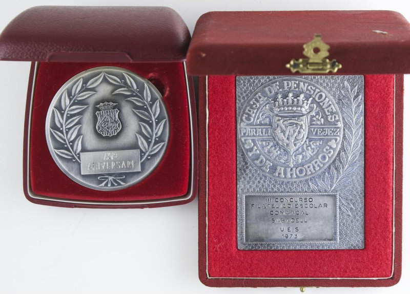 Spanish Medals
Lote 19 medallas. Siglo XX. AL, AE, Br, Ni, Latón. Ø 33 a 138 mm...