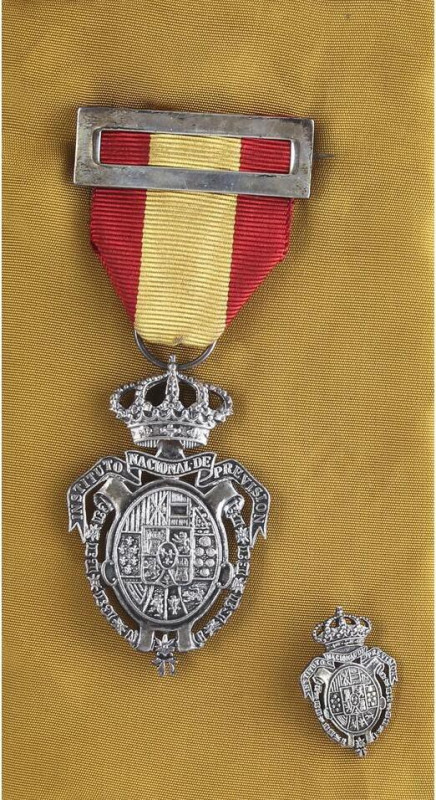 Spanish Decorations
Lote Medalla de Previsión Categoría Plata y Miniatura. 1908...