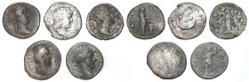 Ancient coins: Roman Empire (Rome)
Roman Empire. Denar, set of 5 pieces 

Ślady długiego obiegu.

Details: 12,93 g Ag łącznie 
Condition: 3/4 (V...