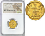Byzantium
Byzantium. Justin II (565-578). Solid, Constantinople NGC AU 5/5 2/5 - NICE 
AW: Popiersie cesarza w zbroi i hełmie na wprost, trzyma glob...