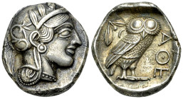 Athens AR Tetradrachm, c. 440s BC 

Attica, Athens. AR Tetradrachm (22-25 mm, 17.12 g), c. 440s BC.
 Obv. Head of Athena to right, wearing crested ...