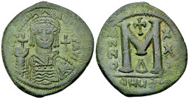 Iustinianus I AE Follis, Theoupolis 

Iustinianus I (527-565 AD). AE Follis (35 mm, 19.57 g), Theoupolis (Antiochia).
 Obv. D N IVSTINIANVS PP AVG,...