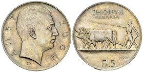Zogu I AR 5 Franga Ari 1926 R, Rome 

Albania. Zogu I. AR 5 Franga Ari 1926 R (25.03 g), Rome.
Montenegro 42; KM 8.2; Dav. 1.

Lightly toned and ...