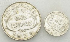 Seychelles, Lot of 2 AR coins 

Seychelles. Lot of 2 (two) AR coins: 1 Rupee 1939, and 25 Cents 1944.

Scarce. Good very fine and better. (2)

L...