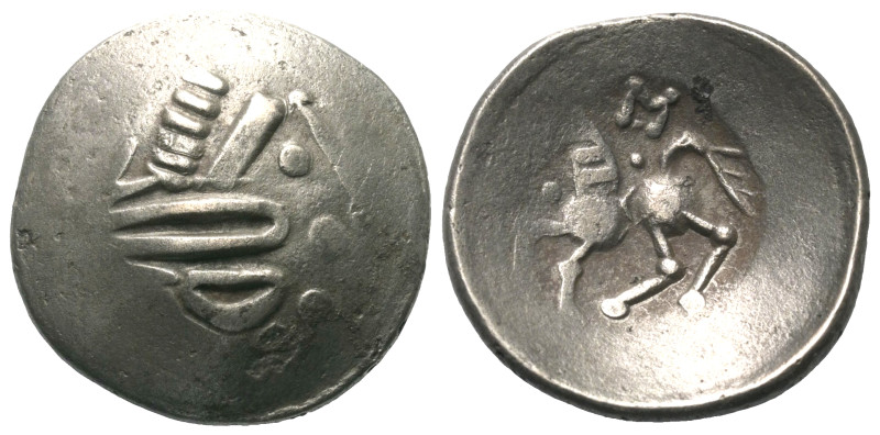 Ostkelten. Muntenien. Typ 'Sattelkopf'.

 Tetradrachme (Silber).
Vs: Stark st...