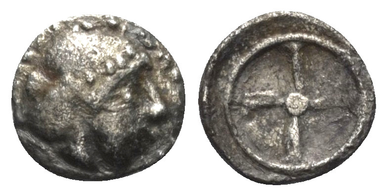 Sizilien. Syrakus.

 Hemilitra (Silber). Ca. 480 - 470 v. Chr.
Vs: Kopf der A...