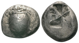 Inseln vor Attika. Aigina.

 Stater (Silber). Ca. 525 - 475 v. Chr.
Vs: Seeschildkröte.
Rs: Quadratum incusum.

21 mm. 12,00 g. 

HGC 6, 428; ...