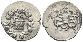 Ionien. Ephesos.

 Cistophor (Silber). 87 / 86 v. Chr. (Jahr 48).
Vs: Cista mystica mit halbgeöffnetem Deckel, aus der sich nach links eine Schlang...