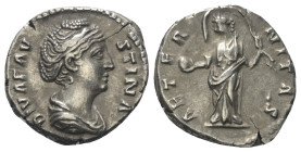 Faustina I. (gest. 141 n. Chr.). Diva Faustina I.

 Denar (Silber). Nach 141 n. Chr. Rom.
Vs: DIVA FAVSTINA. Drapierte Büste rechts.
Rs: AETERNITA...