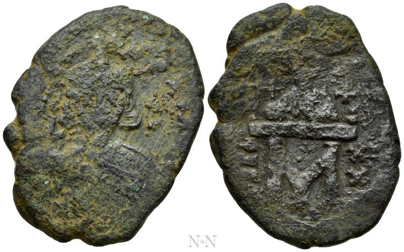 LEO III "THE ISAURIAN", with CONSTANTINE V (717-741). Follis. Constantinople. 
...