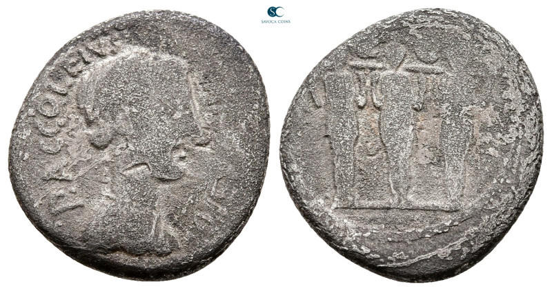 P. Accoleius Lariscolus 43 BC. Rome
Denarius AR

18 mm, 3,11 g



Fine