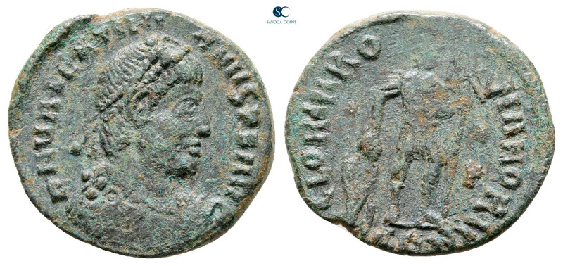 Valentinian I AD 364-375. Constantinople
Follis Æ

19 mm, 2,83 g



Nearl...