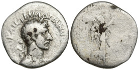 CAPPADOCIA. Caesarea. Hadrian (117-138 AD).
AR Hemidrachm (15.1mm 1.15g)
Obv: Laureate bust right, with slight drapery.
Rev: ЄT (?). Nike advancing...
