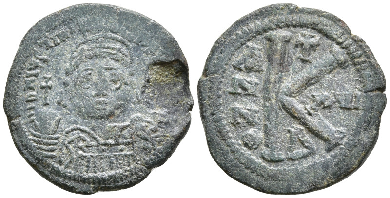 Justinian I (527-565 AD). Constantinople
AE Half Follis (27.5mm 9.82g)
Obv: He...