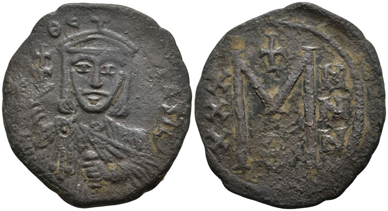 Theophilus (829-842 AD). Constantinople
AE Follis (26.2mm 6.29g)
Obv: ΘЄOFIL Ь...