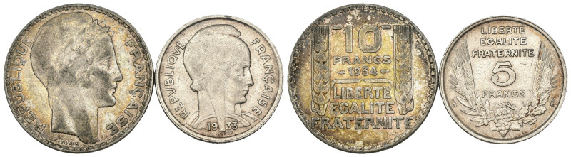 Francia - lotto di 2 monete da 10 franchi 1934 e 5 franchi 1933

SPEDIZIONE SO...