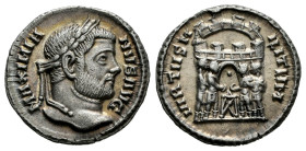 Maximianus. Argenteus. 285-305 AD. Rome. (Ric-27b). Anv.: MAXIMIANVS AVG. Laureate head of Maximian right. Rev.: VIRTVS MILITVM. The four tetrarchs sa...