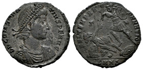 Constantius II. Centenionalis. 348-351 d.C. Heraclea. (Ric-82). Anv.: D N CONSTANTIVS P F AVG, pearl-diademed, draped and cuirassed bust to right. Rev...