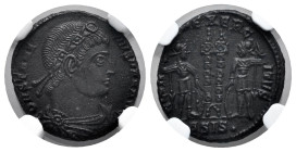 Constantinus I. Nummus. 330-333 AD. Siscia. (Ric-VII 219). Anv.: CONSTANTINVS MAX AVG, rosette-diademed, draped and cuirassed bust to right. Rev.: GLO...