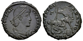Constantius II. Centenionalis. 350-351 d.C. Antioch. (Ric-132). Anv.: D N CONSTANTIVS P F AVG, pearl-diademed, draped and cuirassed bust to right. Rev...