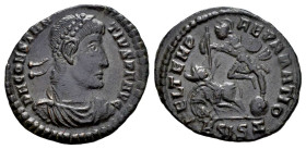 Constantius II. Centenionalis. 351-355 d.C. Siscia. (Ric-VIII 352). Anv.: D N CONSTANTIVS PF AVG, pearl-diademed, draped, and cuirassed bust to right....