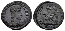 Constantius Gallus. 1/2 centenional. 351-354 d.C. Siscia. (Ric-VIII 351). (LRBC-1219). Anv.: D N CONSTANTIVS IVN NOB C, Bare-head, draped and cuirasse...