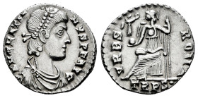 Gratian. Siliqua. 367-375 d.C. Trier. (Ric-IX 27f). (Rsc-86a). Anv.: D N GRATIA[N]VS P F AVG, pearl-diademed, draped and cuirassed bust to right. Rev....
