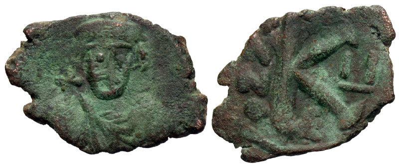 Justinian II. First reign, 685-695. AE 1/2 follis (22 mm, 3.41 g).