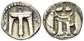 Kroton AR Nomos, c. 480-430 BC 

Bruttium, Kroton. AR Nomos (19-20 mm, 6.93 g), c. 480-430 BC.
Obv. KPO, tripod, at left, heron standing right.
Re...