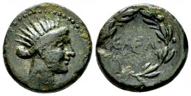 Thelpusa Trichalkon, very rare 

Peloponnesos, Thelpusa. AE Trichalkon (17-18 mm, 5.12 g), c. 50-25 BC.
 Obv. Radiate head of Apollo right.
Rev. Θ...