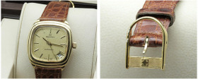 ZENITH -Date Automatic- Numero di serie 30-XXXX. Movimento 2572 PC a carica automatica. Cassa in oro giallo 18kt con diametro da 34mm. Dial champagne ...