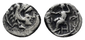 KINGS of MACEDON. Alexander III The Great.( 336-323 BC).Sidon.Obol.

Obv : Head of Herakles right, wearing lion skin .

Rev : Zeus Aëtophoros seated l...