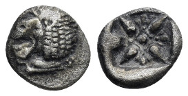 IONIA. Miletos.(Late 6th-early 5th centuries BC).Obol.

Obv : Head of lion left.

Rev : Stellate pattern within incuse square.
SNG Kayhan I 476-482.

...