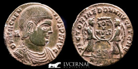 Magnentius Bronze Maiorina 3,47 g., 20 mm. Lugdunum 351-353 A.D. Near extremely fine
