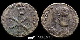 Magnentius Æ Bronze Æ Maiorina 7.65 g. 29 mm. Ambianum 351-353 Good very fine (MBC)