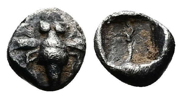 Ionia, Ephesos. AR Tetartemorion, 0.11 g 4.38 mm. Circa 550 BC.
Obv: Bee.
Rev: Q...